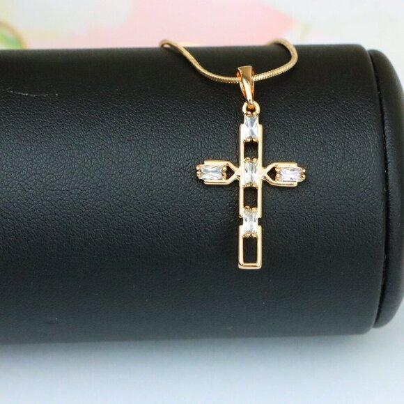"Rose Gold Cross Pendant with Baguette-Cut White Stones Design, XPPT1607 - Picture 12 of 12